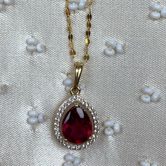 ♥️10K Yellow Gold Genuine Ruby Pendant♥️ - Picture 7 of 13